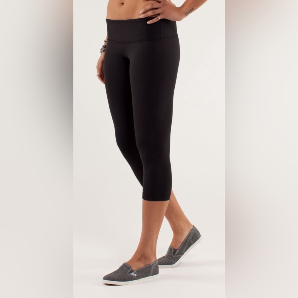 Lululemon Wunder Under Crop
Black/SIZE-2/Material: Full-On® Luxtreme - Picture 2 of 6